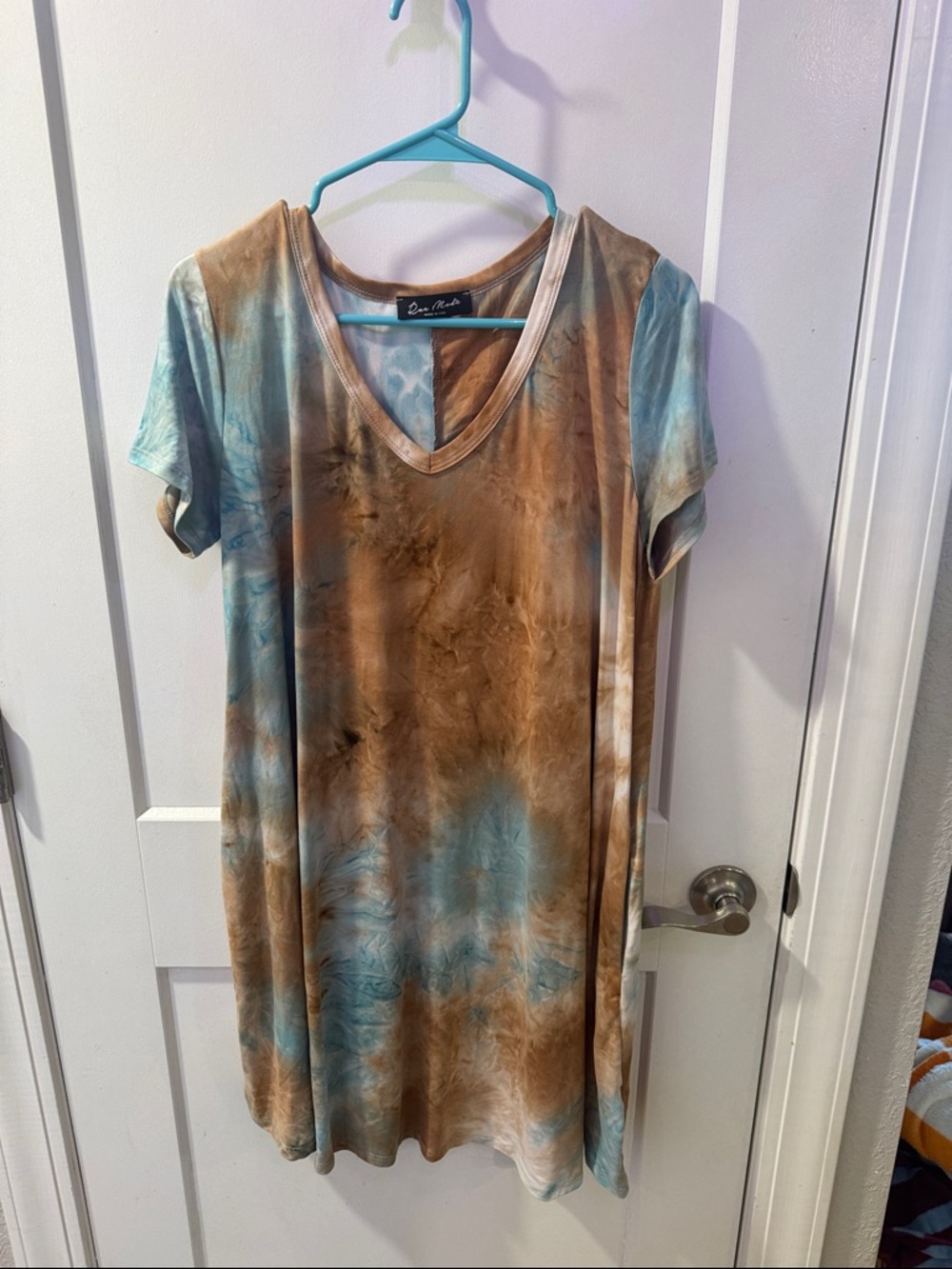Zoe & Rose Blue and Brown Tie-Dye V-Neck Midi Dress